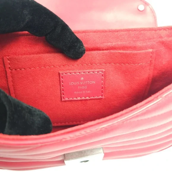 ✈️Sold! Louis Vuitton Red New wave Chain Crossbodybag (2018) - Picture 7 of 9